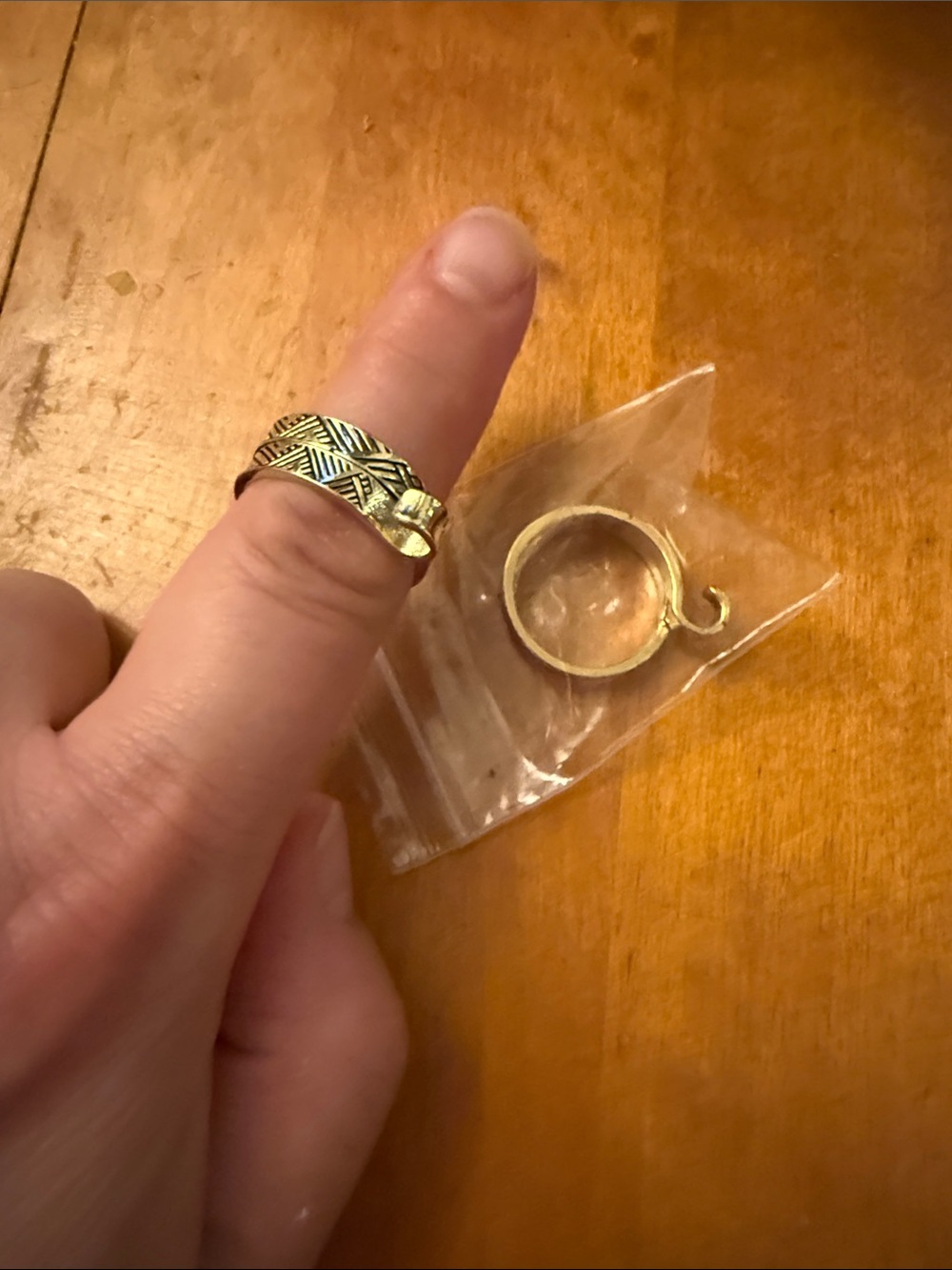 Gold-Tone Leaf Pattern Knitter’s Tension Rings